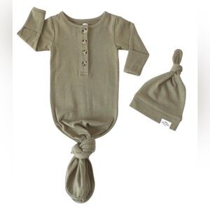 Fawn & Foster Organic Gown Set